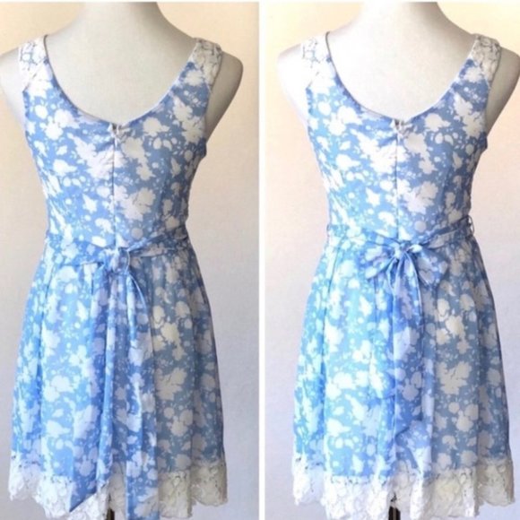 Disney Dress Size Small Blue White Floral Alice in Wonderland‎  Floral Lace - Picture 6 of 15